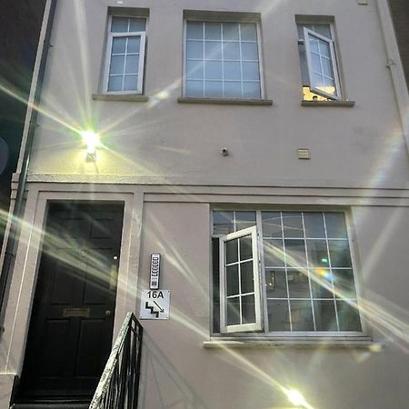 Luton Short Term Lets - Cardiff Road Apartment ภายนอก รูปภาพ