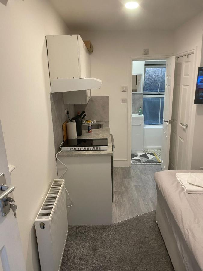 Luton Short Term Lets - Cardiff Road Apartment ภายนอก รูปภาพ