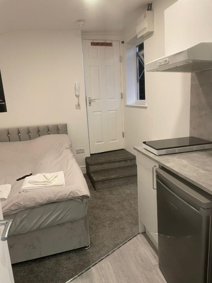 Luton Short Term Lets - Cardiff Road Apartment ภายนอก รูปภาพ