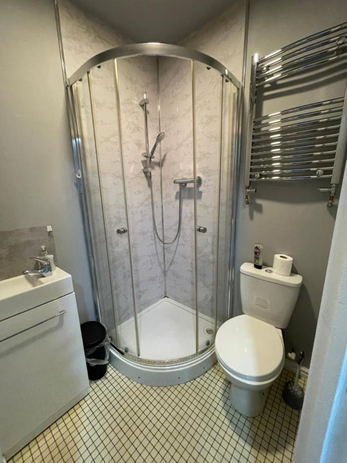 Luton Short Term Lets - Cardiff Road Apartment ภายนอก รูปภาพ