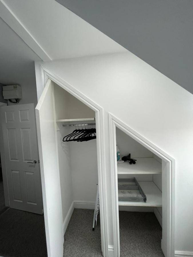 Luton Short Term Lets - Cardiff Road Apartment ภายนอก รูปภาพ