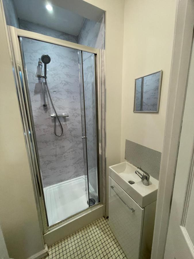 Luton Short Term Lets - Cardiff Road Apartment ภายนอก รูปภาพ