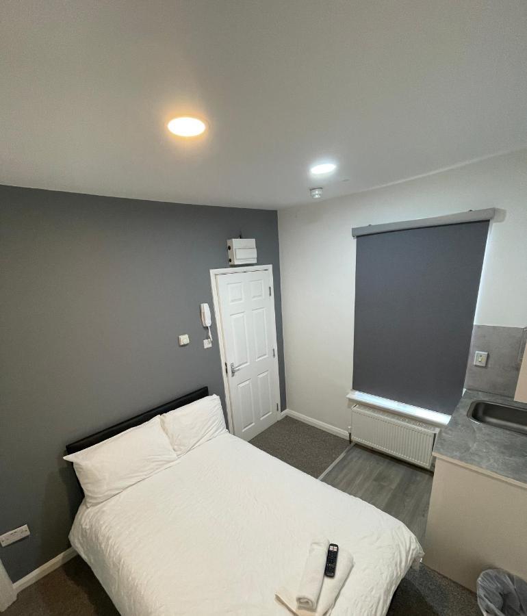 Luton Short Term Lets - Cardiff Road Apartment ภายนอก รูปภาพ